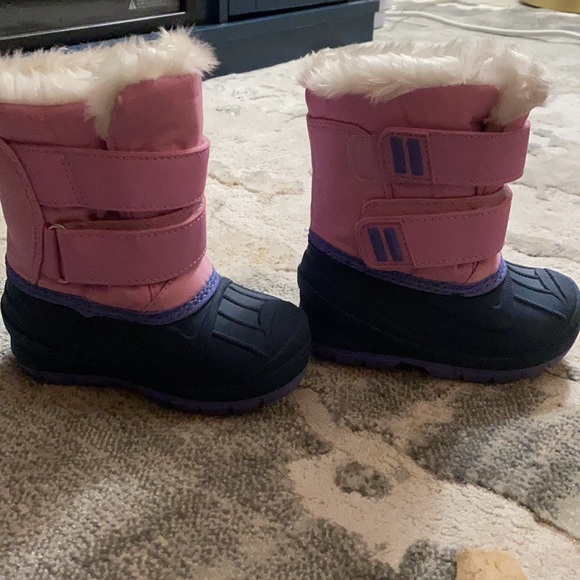 Toddler snow boots size 5 - Picture 4 of 6